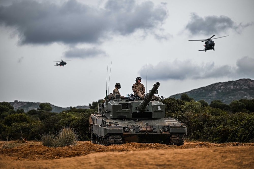 German, Dutch, Norwegian Troops Train with German NH90 Helicopters