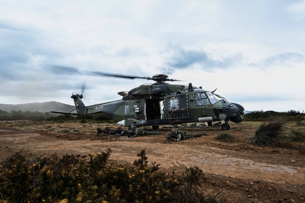 German, Dutch, Norwegian Troops Train with German NH90 Helicopters