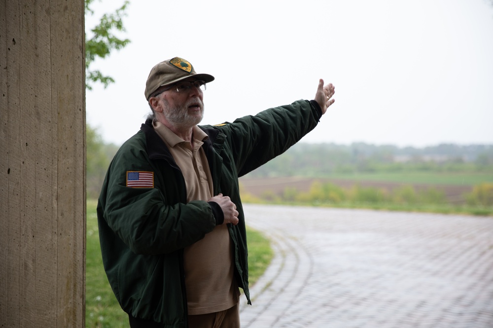 Soldiers Tour Battlefield