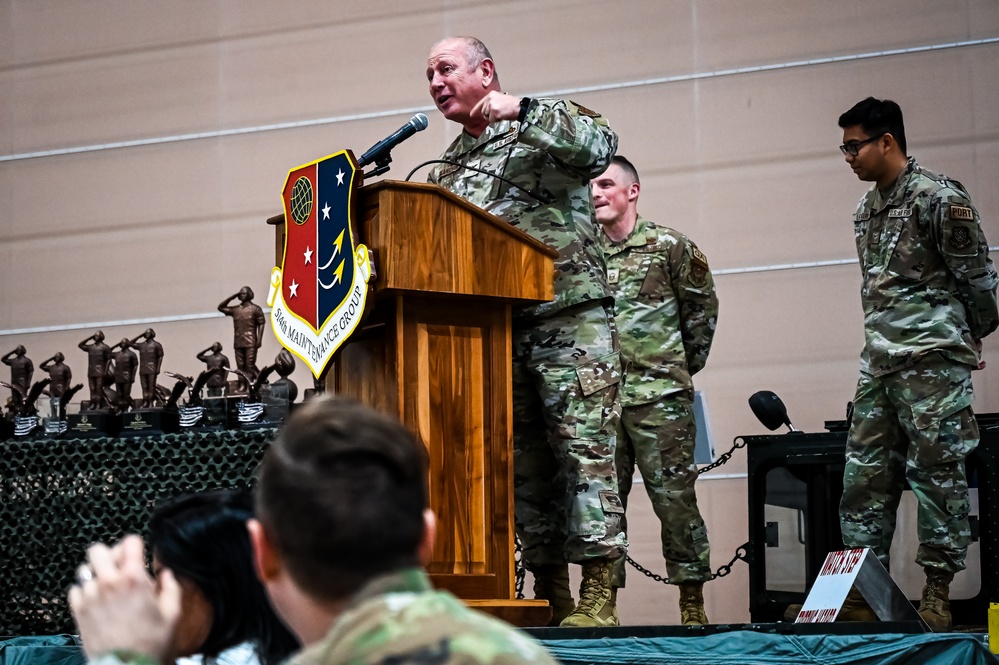 305th MXG hosts annual Knucklebuster Awards Banquet