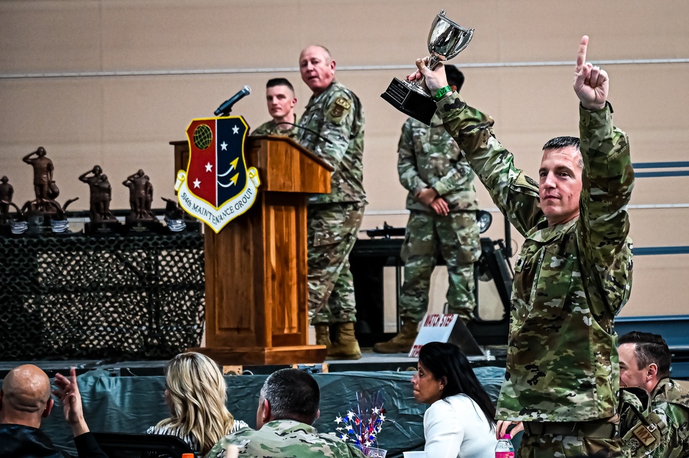 305th MXG hosts annual Knucklebuster Awards Banquet