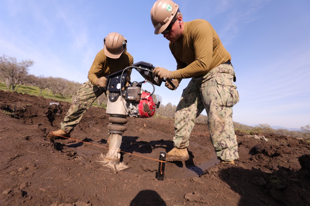 NMCB 3 assists EODMU-3