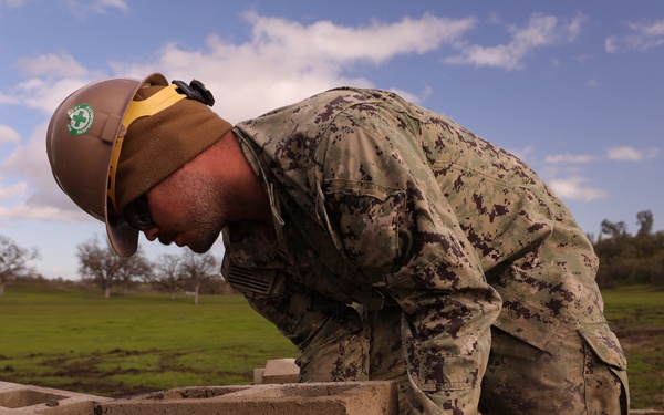 NMCB 3 assists EODMU-3