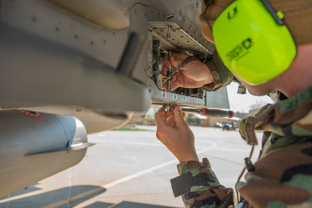 Flight Line Proves Lethal and Ready During Large-Scale Exercise