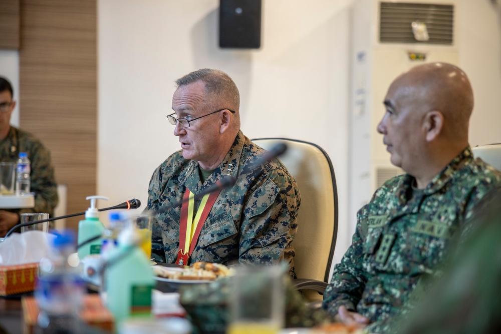 Balikatan 23 | MARFORPAC General visits AFP and JGSDF during Balikatan 23