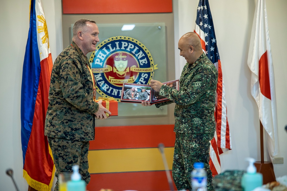 Balikatan 23 | MARFORPAC General visits AFP and JGSDF during Balikatan 23