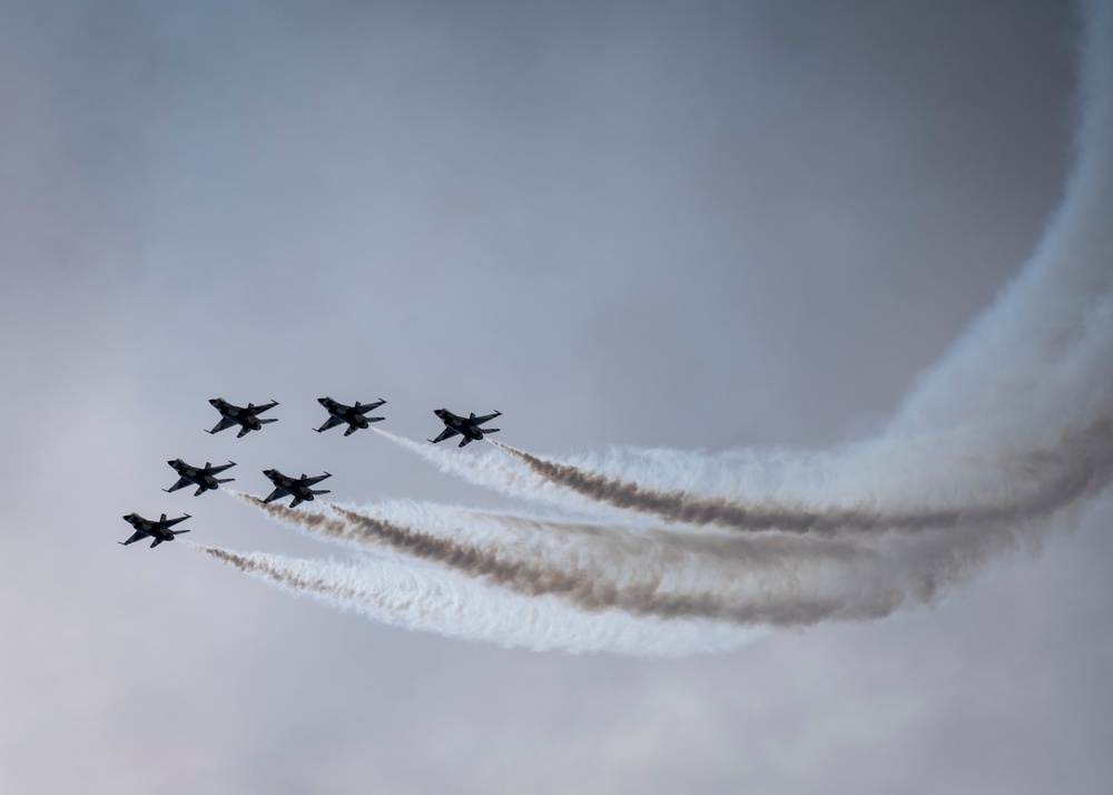 Thunderbirds Perform in Fort Wayne