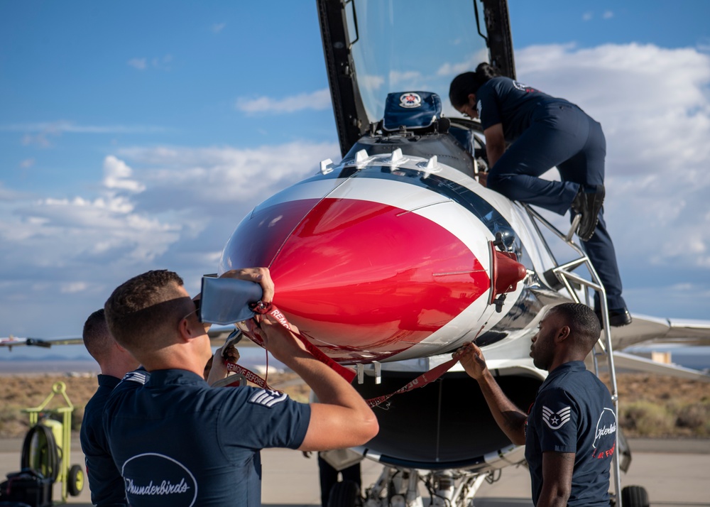 Thunderbirds return to Aerospace Valley