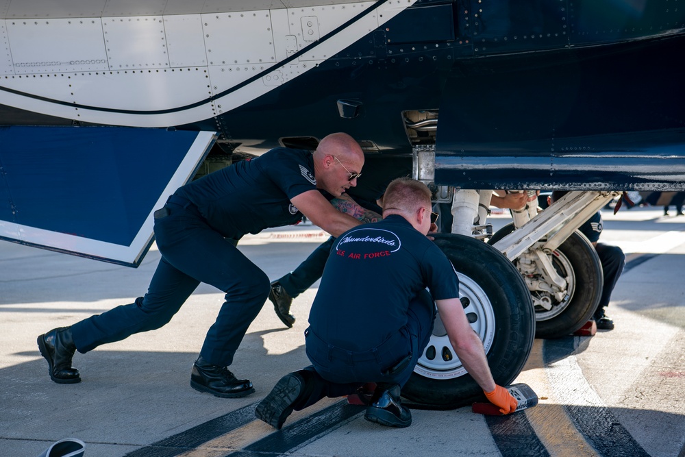 Thunderbirds return to Aerospace Valley