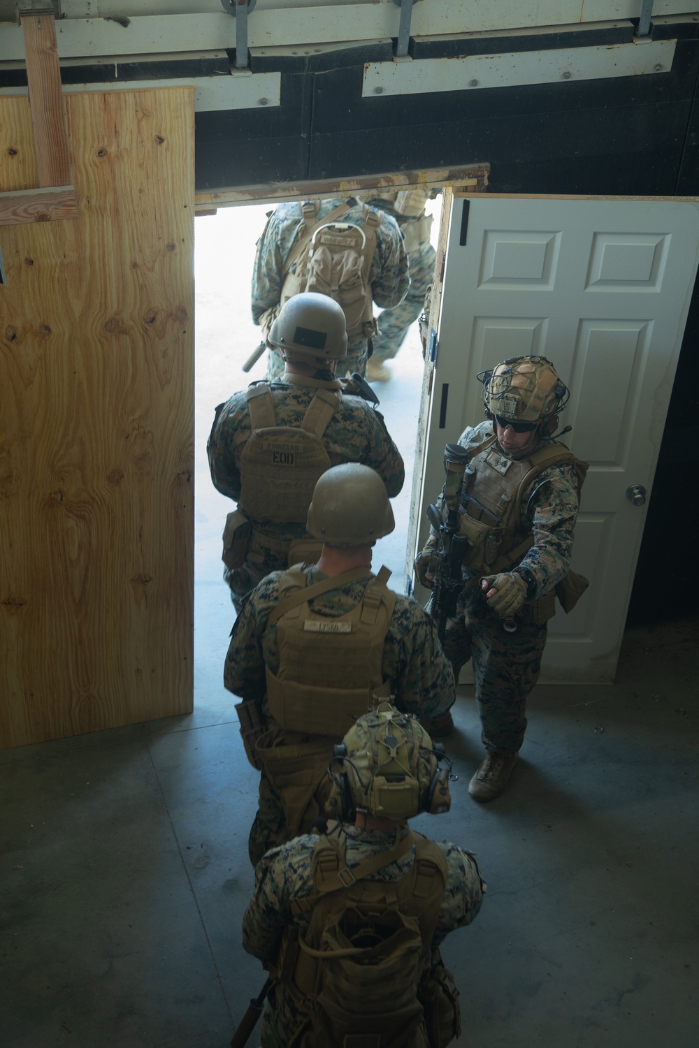 1st Battalion, 1st Marines participate in EOTG Breaching Course