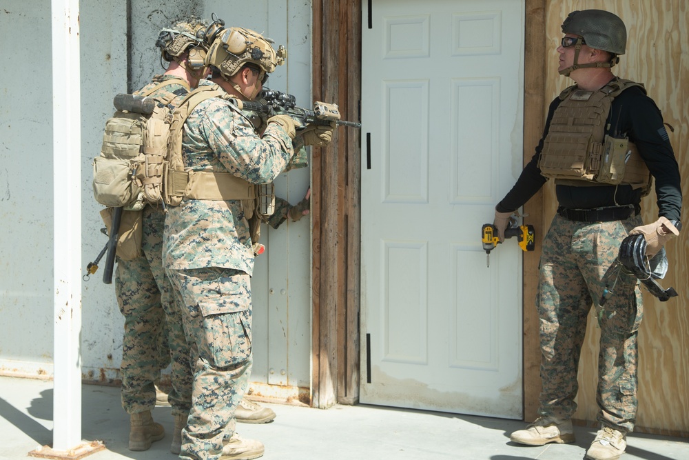 1st Battalion, 1st Marines participate in EOTG Breaching Course