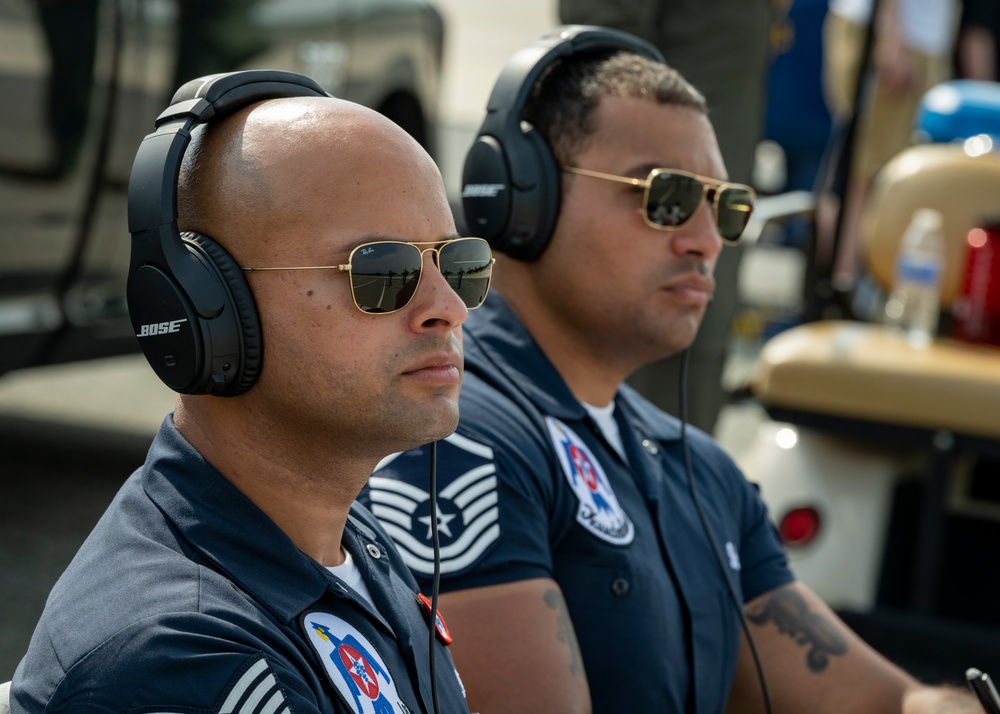 Thunderbirds, Blue Angels duo over Dover