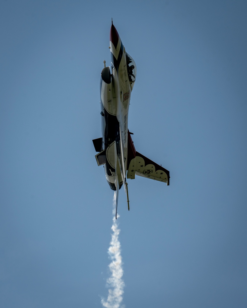 DVIDS Images Thunderbirds, Blue Angels duo over Dover [Image 6 of 14]