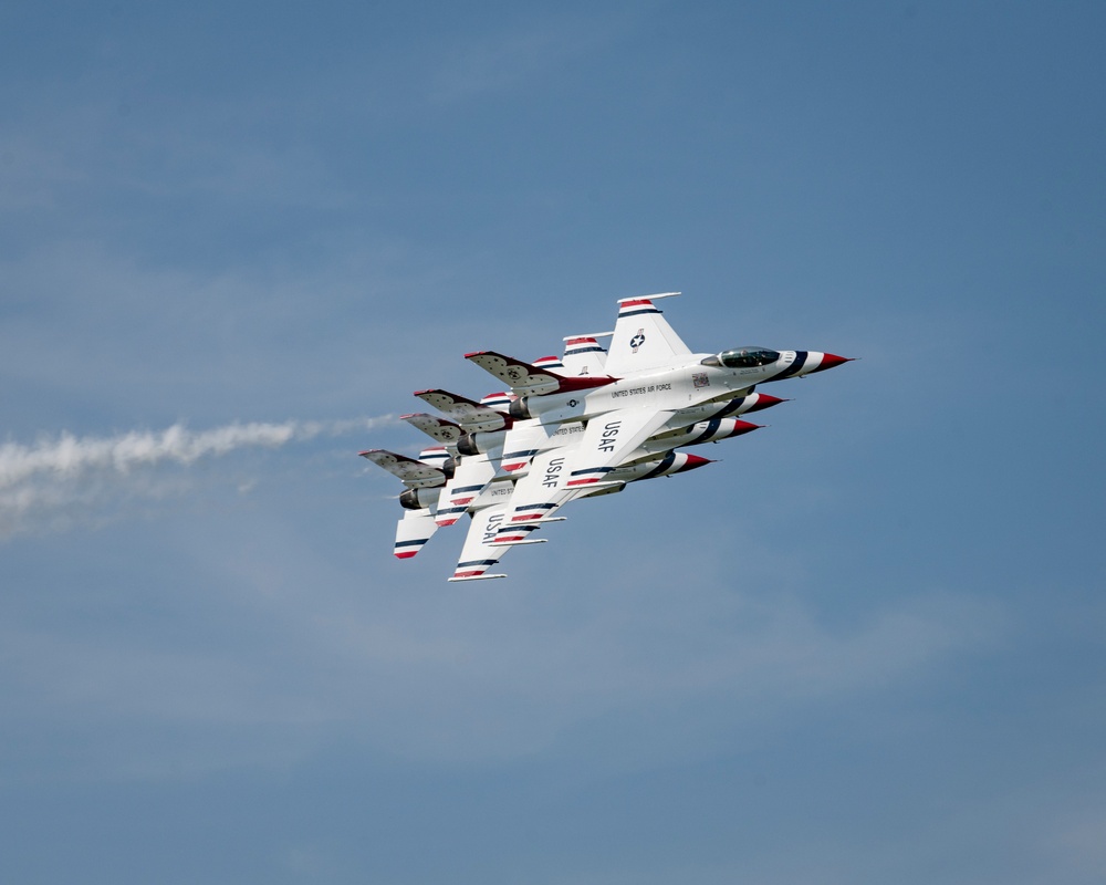 Thunderbirds, Blue Angels duo over Dover