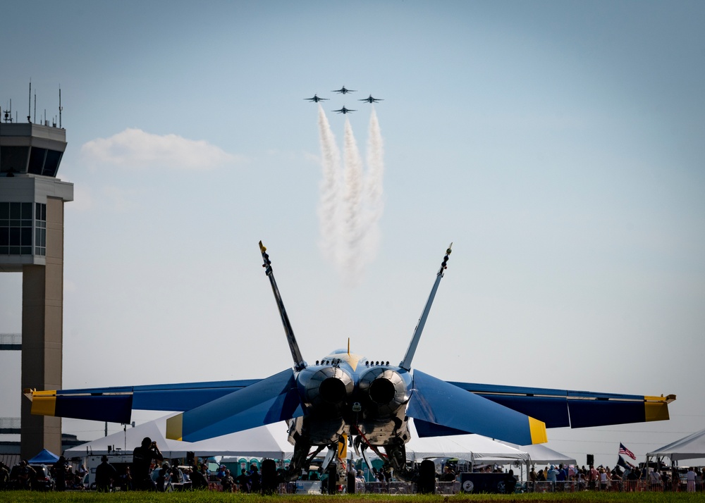 Thunderbirds, Blue Angels duo over Dover