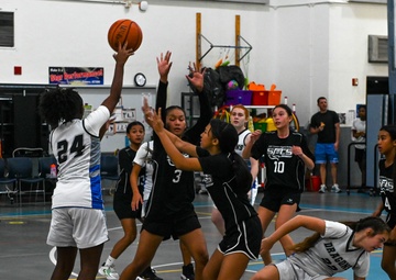 Andersen Middle School girls’ basketball team go undefeated