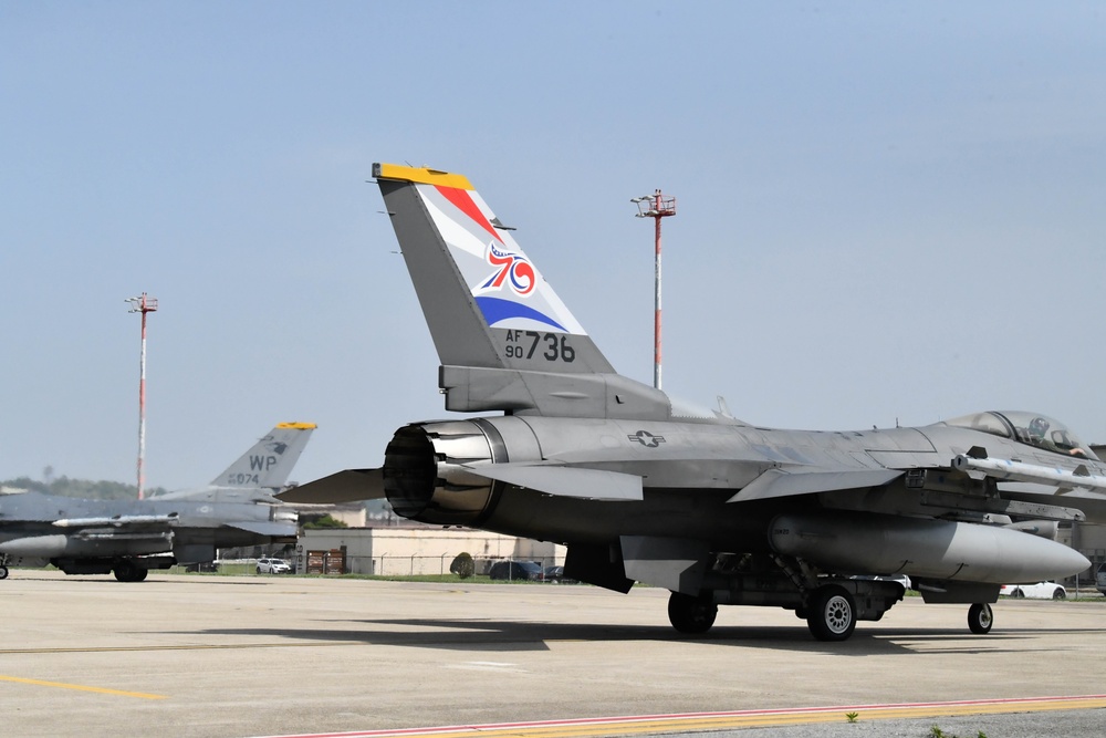 USAF, ROKAF sync with 70th Anniversary tail art