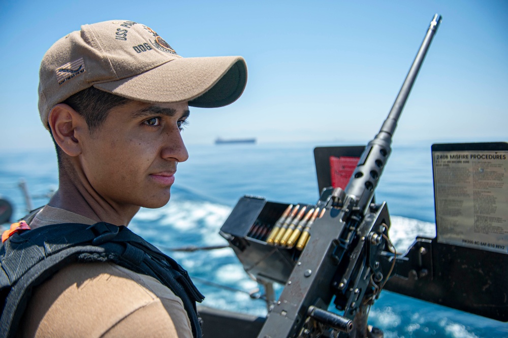 Paul Hamilton Transits Strait Of Hormuz