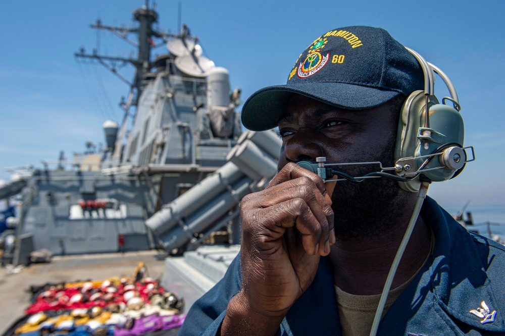 Paul Hamilton Transits Strait Of Hormuz