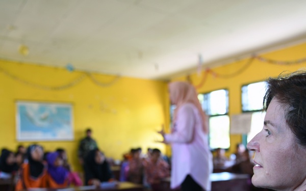 Pacific Partnership 2018 service members visit local school during first mission stop