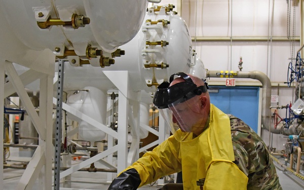 Airman's quick reaction helps save a life