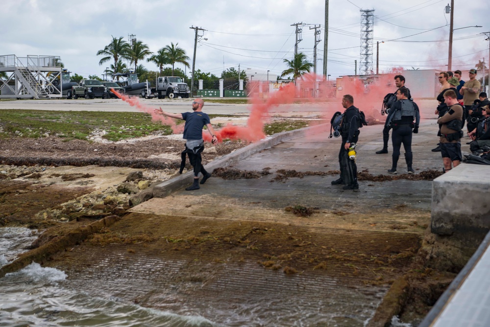 Navy Divers and Navy SEALs Conduct PRODEV Training