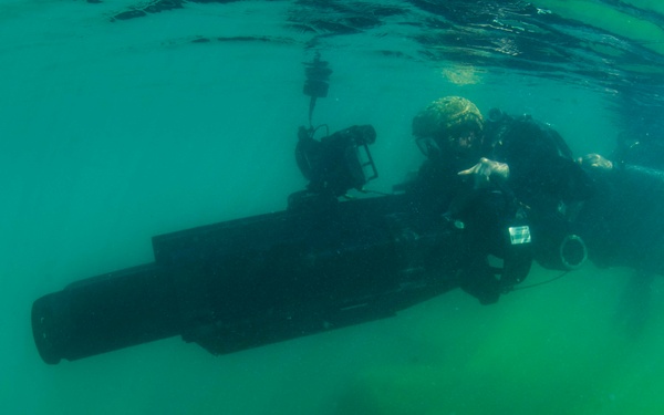 Navy Divers and Navy SEALs Conduct PRODEV Training