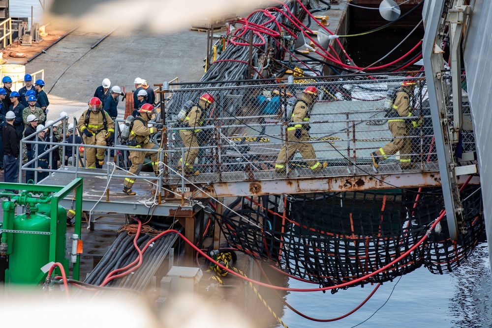 USS Arlington completes 8010 fire drill