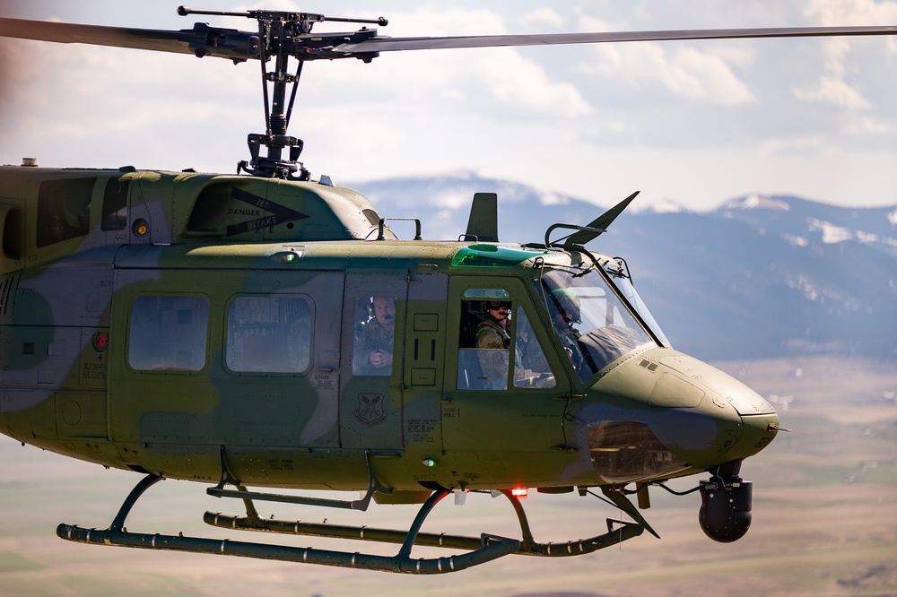 40th Helicopter Squadron transports congressional visitors