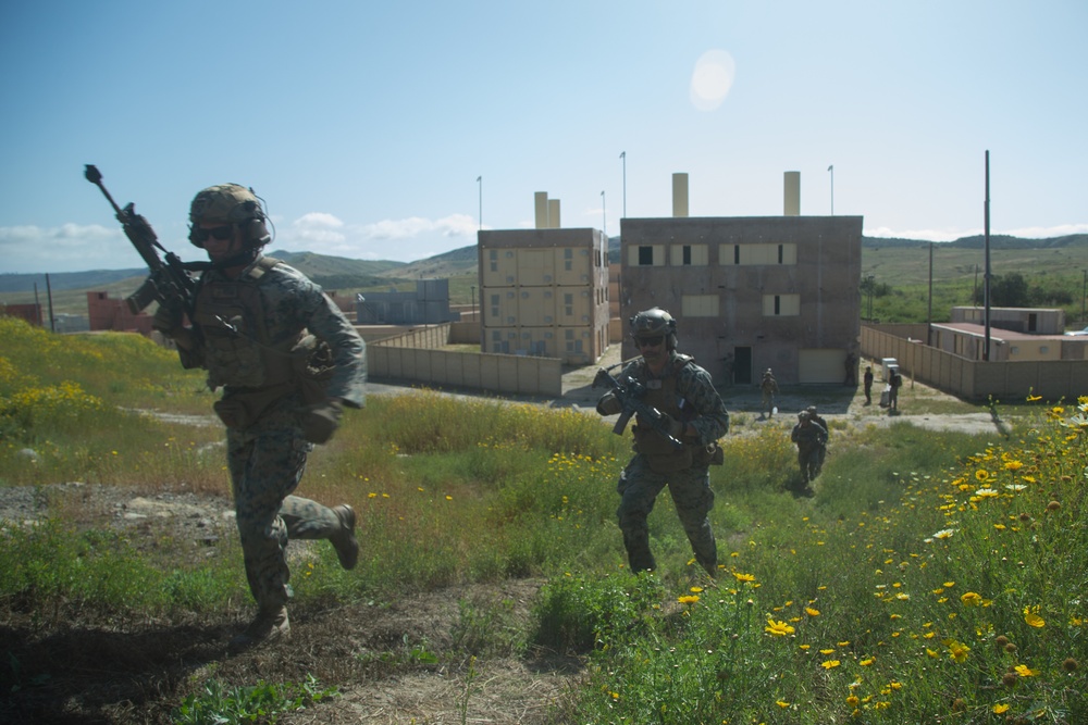 1st Battalion, 1st Marines participate in EOTG Raid Leaders Course