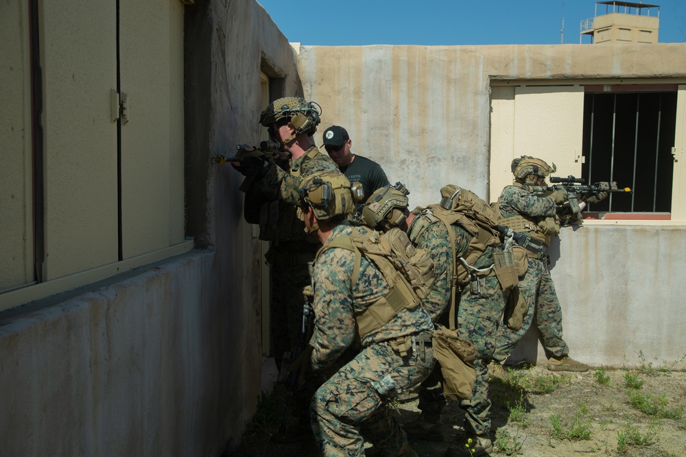 1st Battalion, 1st Marines participate in EOTG Raid Leaders Course