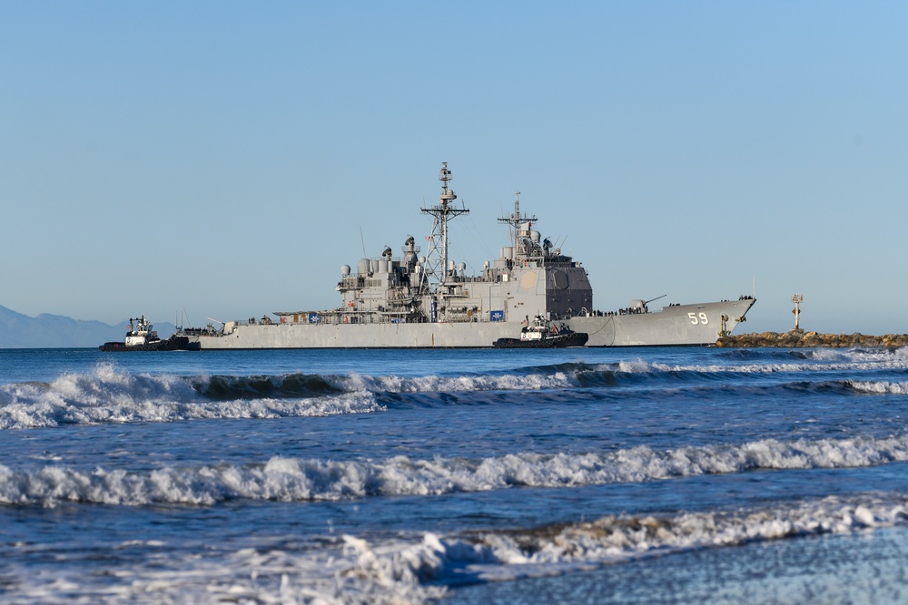 USS Princeton (CG 59) Creates a Dramatic Backdrop Approaching Naval Surface Warfare Center, Port Hueneme Division