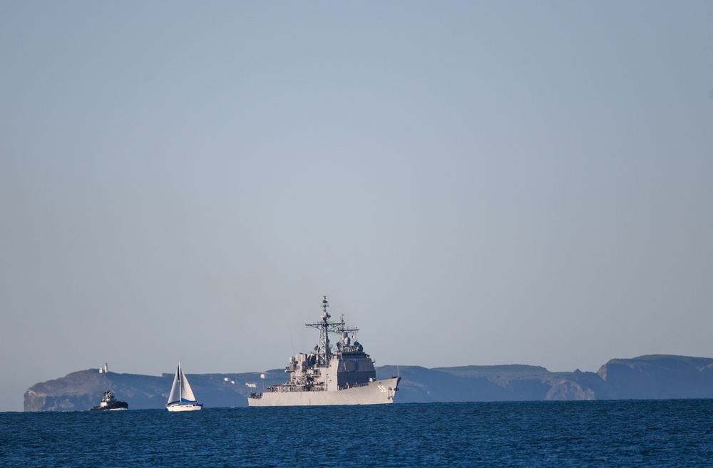 USS Princeton (CG 59) Creates a Dramatic Backdrop Approaching Naval Surface Warfare Center, Port Hueneme Division