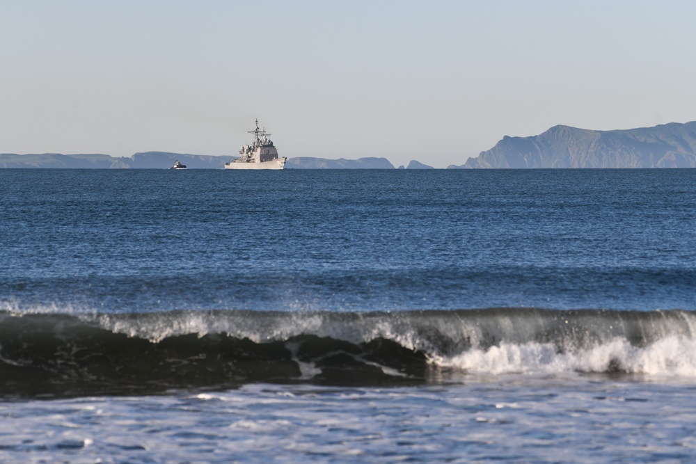 USS Princeton (CG 59) Arrives at Naval Surface Warfare Center, Port Hueneme Division