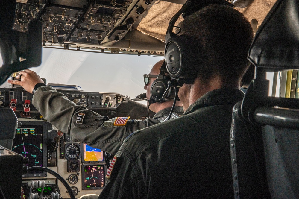 121st refuels F-35 Lightning II