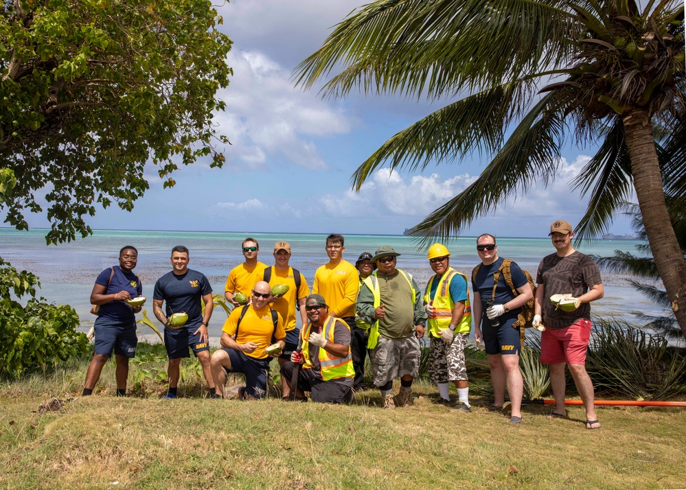 ESL Sailors Clean Up Horiguchi Beach