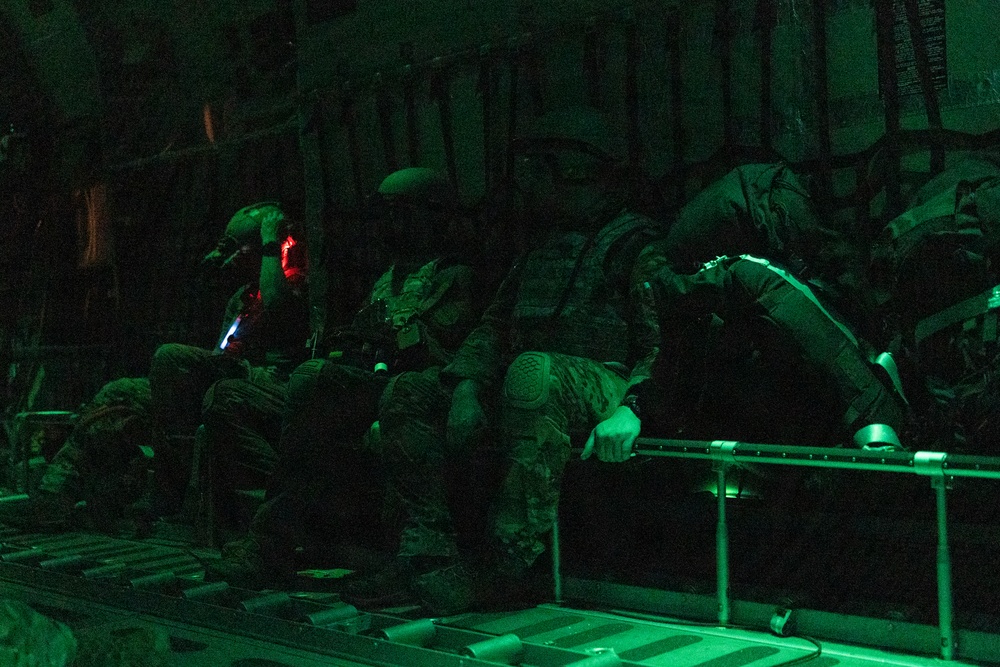 VMGR-252 conducts casualty-evacuation training with Lithuanian Special Operations Forces