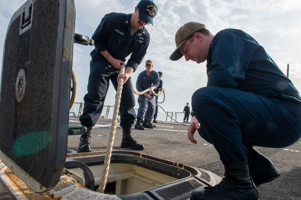 USS Paul Hamilton Pulls into Bahrain