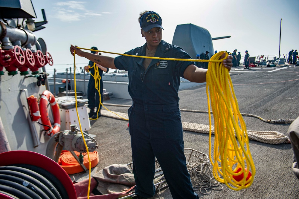 USS Paul Hamilton Pulls into Bahrain