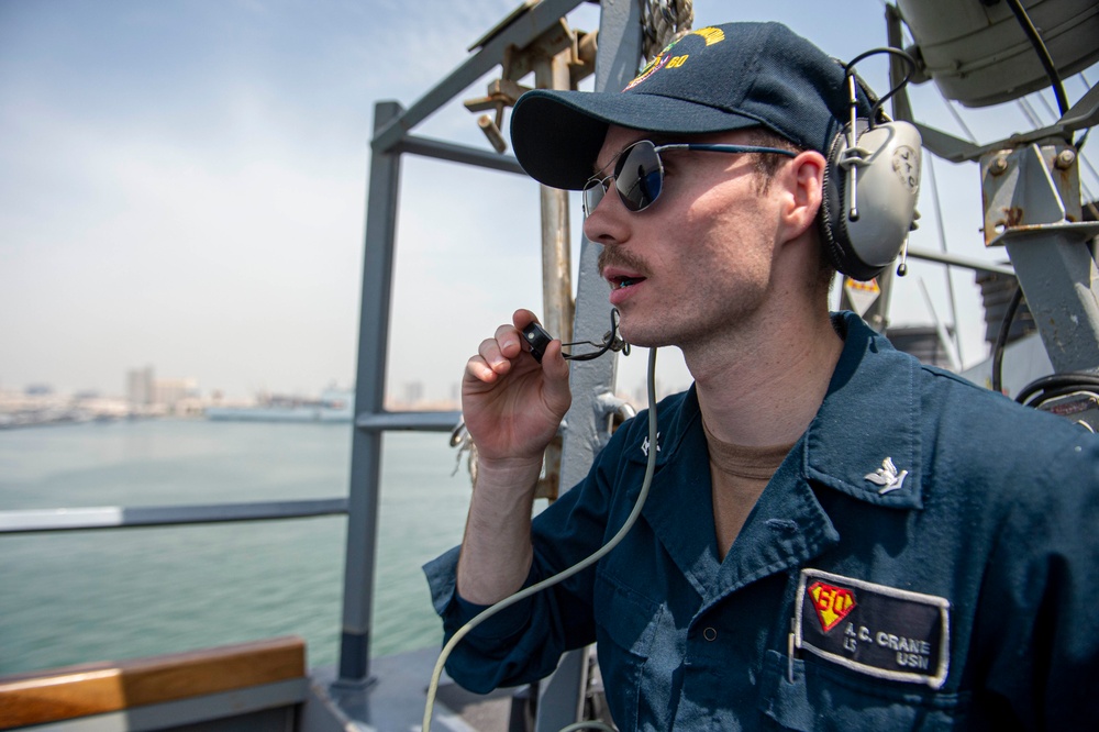 USS Paul Hamilton Pulls into Bahrain