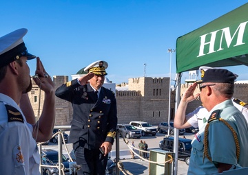 Canadian ship serving with NATO makes port visit to Tunisia