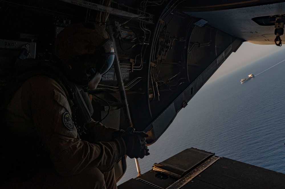 VMM-364 land on USS Lewis B Puller