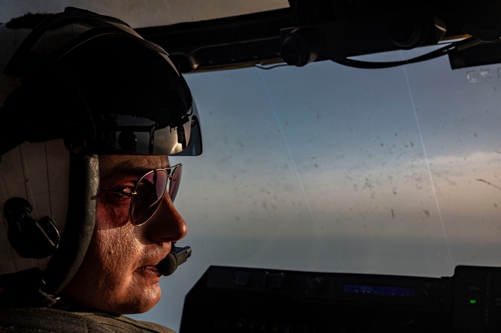 VMM-364 land on USS Lewis B Puller