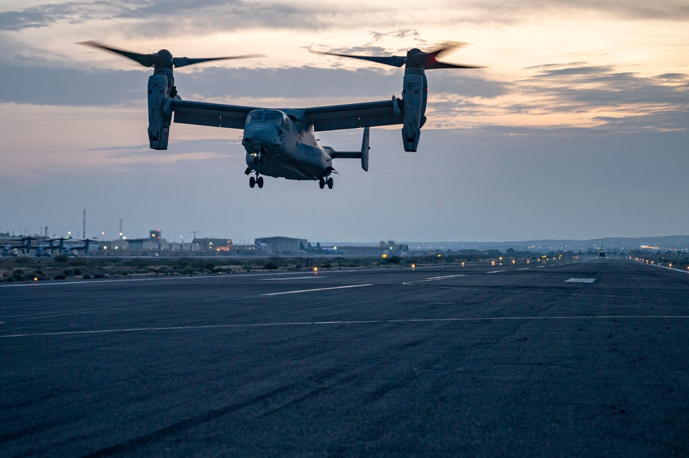 VMM-364 land on USS Lewis B Puller