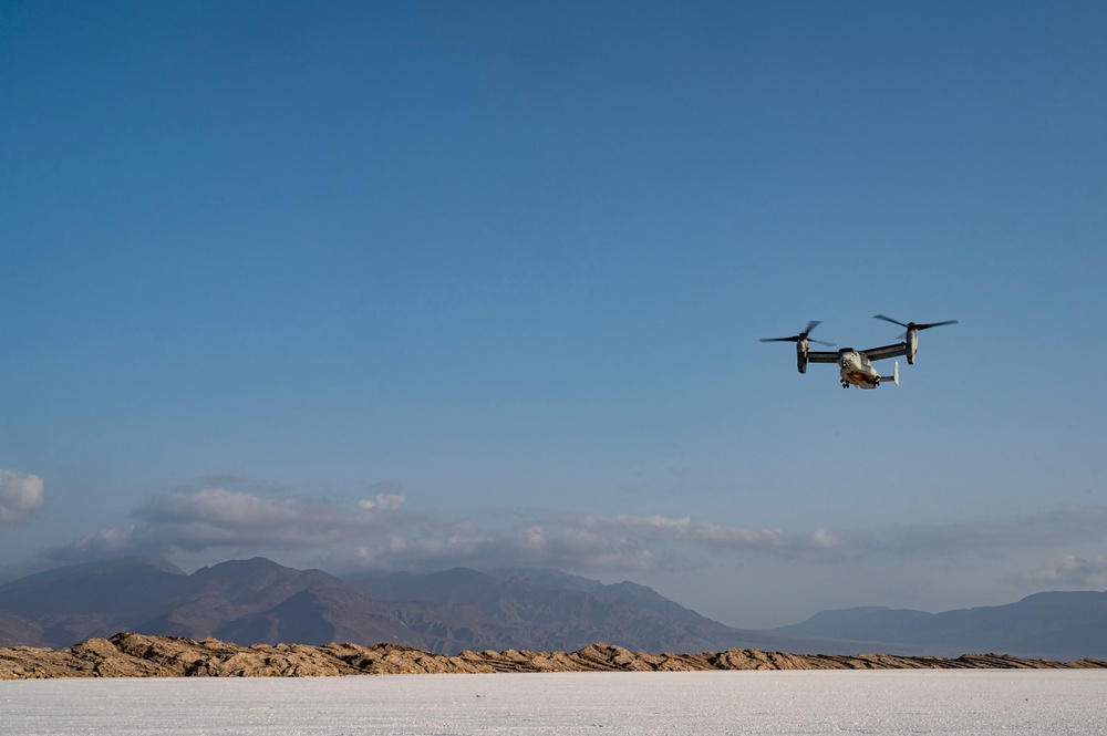 VMM-364 conduct training near Red Sea