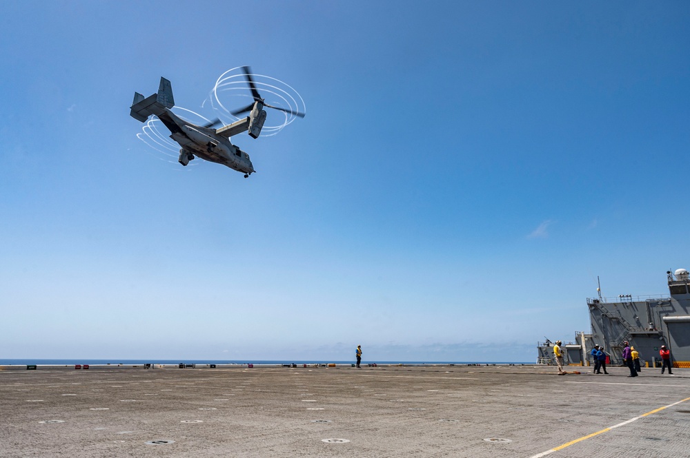 VMM-364 conduct training near Red Sea