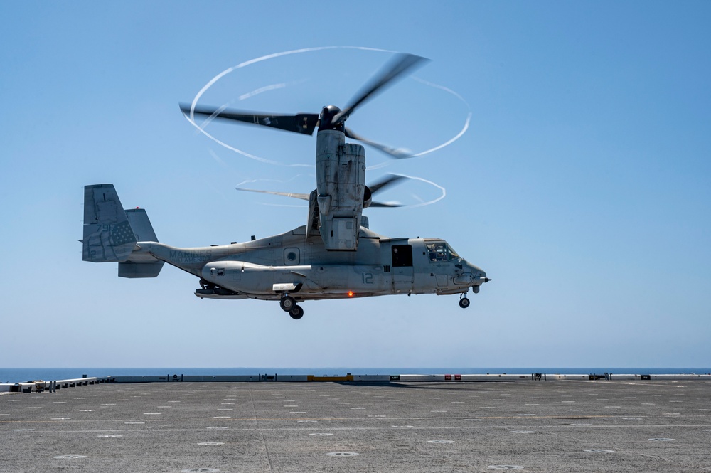 VMM-364 conduct training near Red Sea