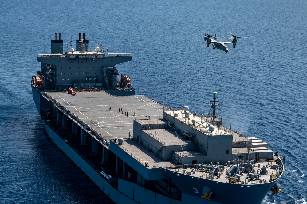 VMM-364 conduct training near Red Sea