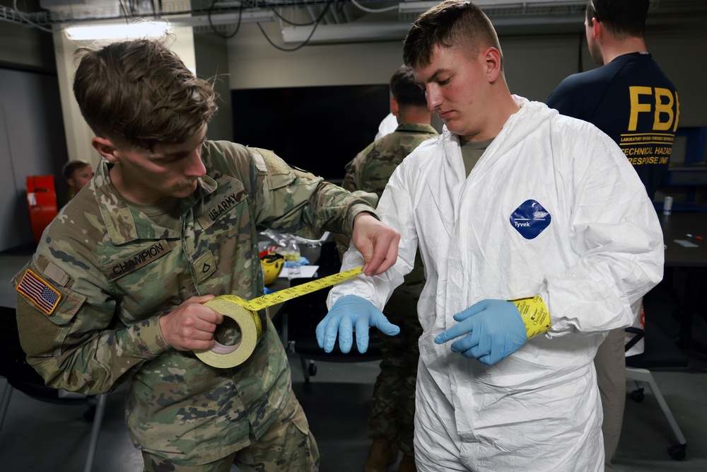 Soldiers, Airmen train for nuclear forensics mission at interagency exercise in Houston