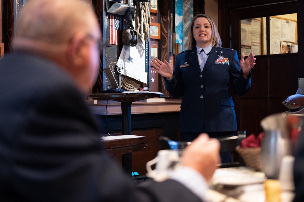 Enriquez speaks at Military Order of World Wars event